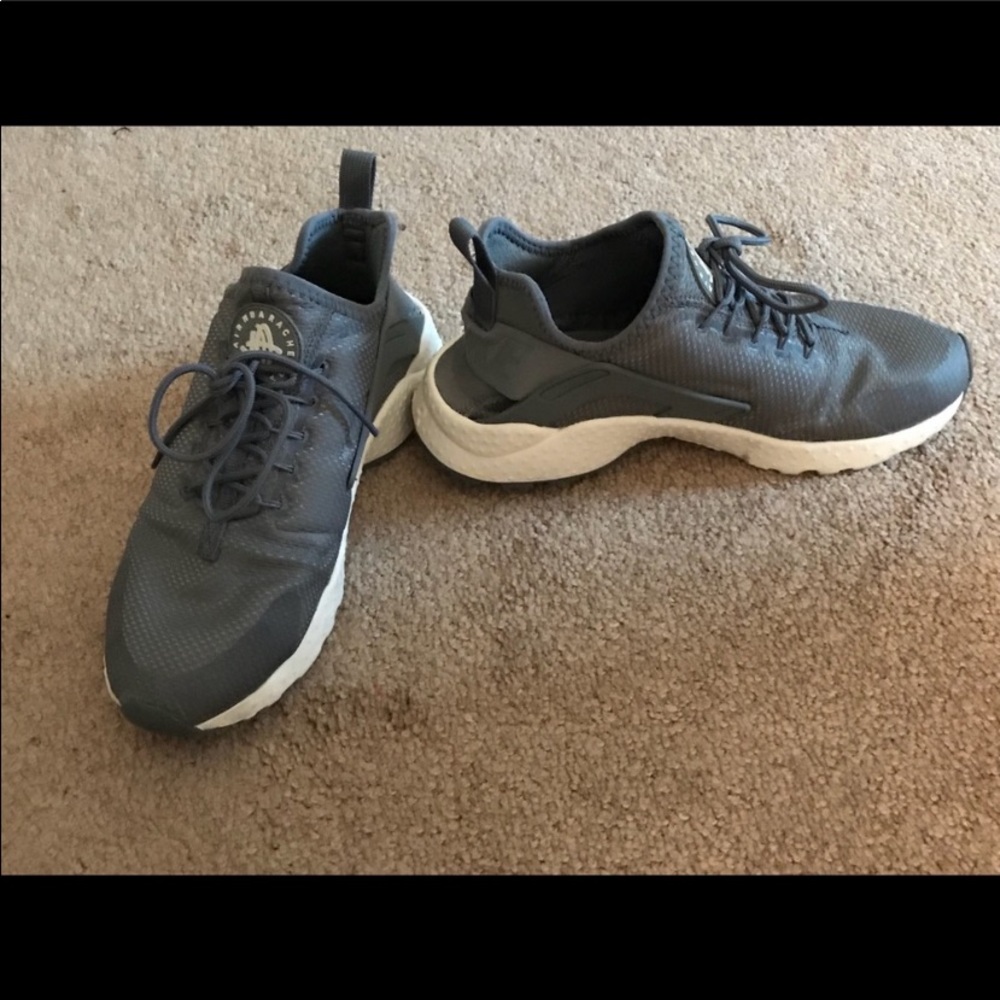 used nike air huaraches, lots of life left